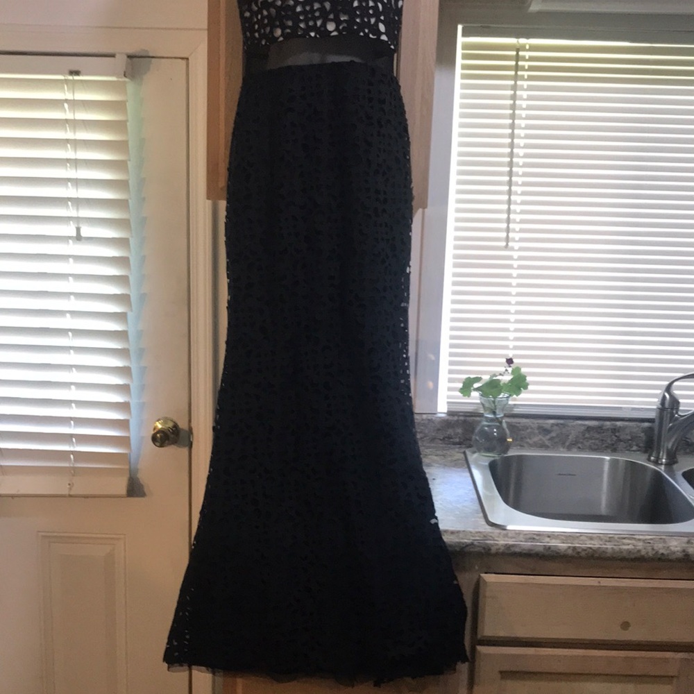 Xscape Black Lace Maxi Gown - Picture 4 of 8